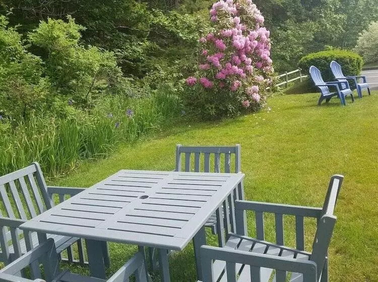 هتل The Lodge At Turbat S Creek