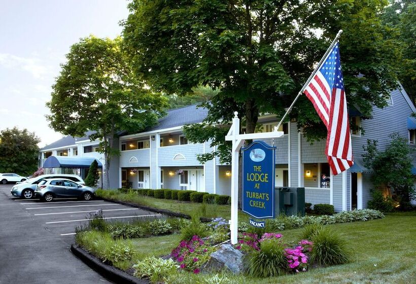 Отель The Lodge At Turbat S Creek