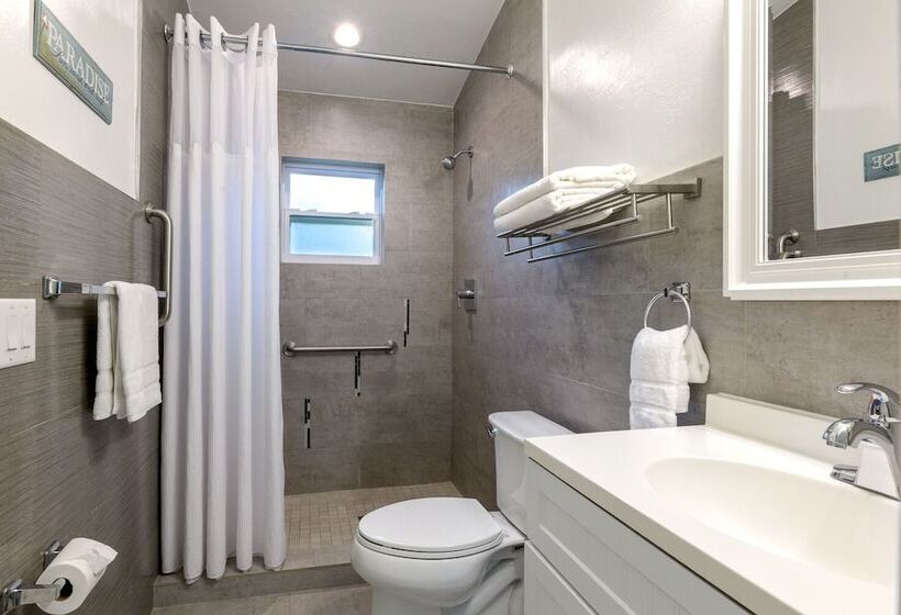 Kona Kai Resort And Gallery