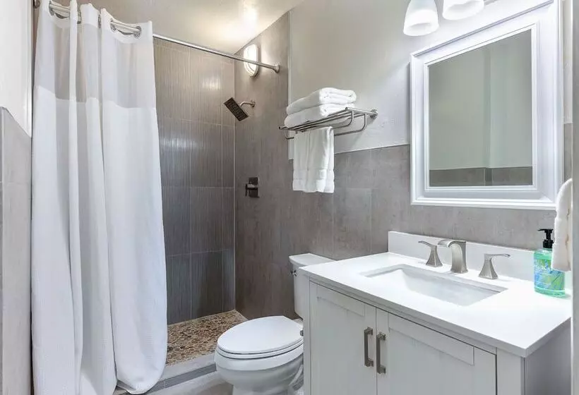 Kona Kai Resort And Gallery