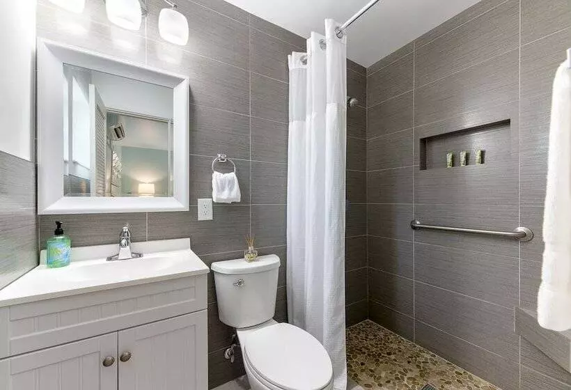 Kona Kai Resort And Gallery