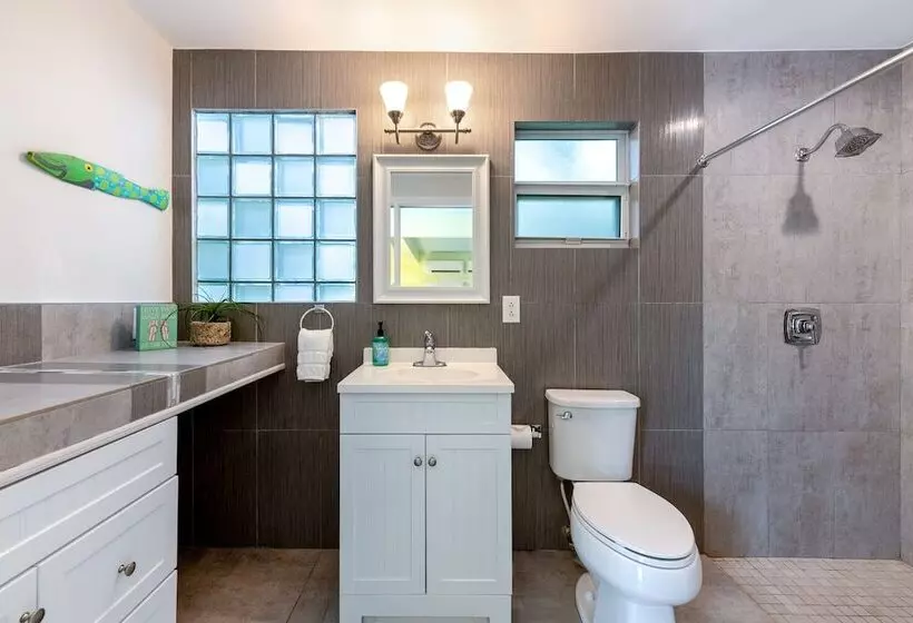 Kona Kai Resort And Gallery