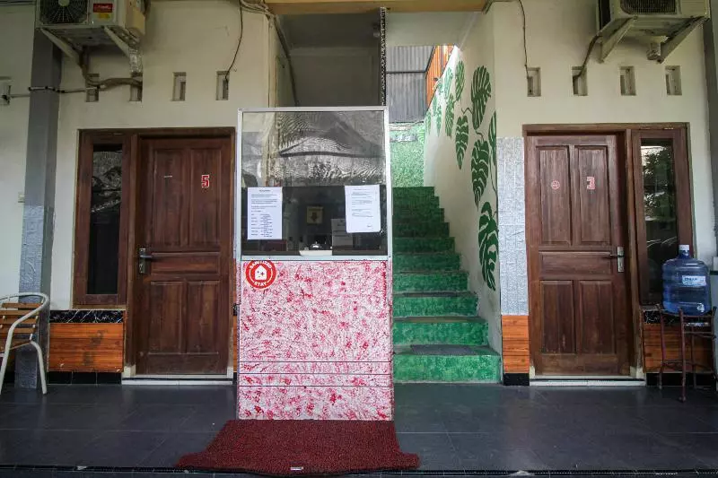هتل Capital O 2258 Santana Syariah Guest House