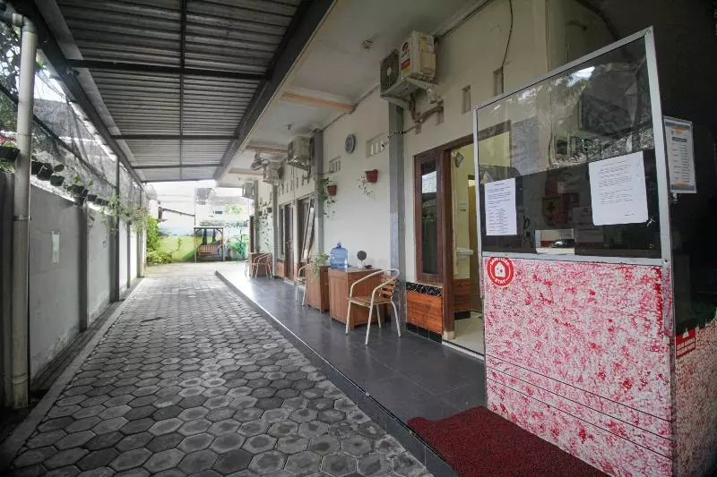 هتل Capital O 2258 Santana Syariah Guest House