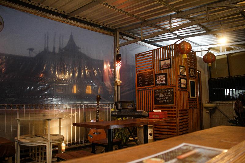 Hotel Capital O 2258 Santana Syariah Guest House