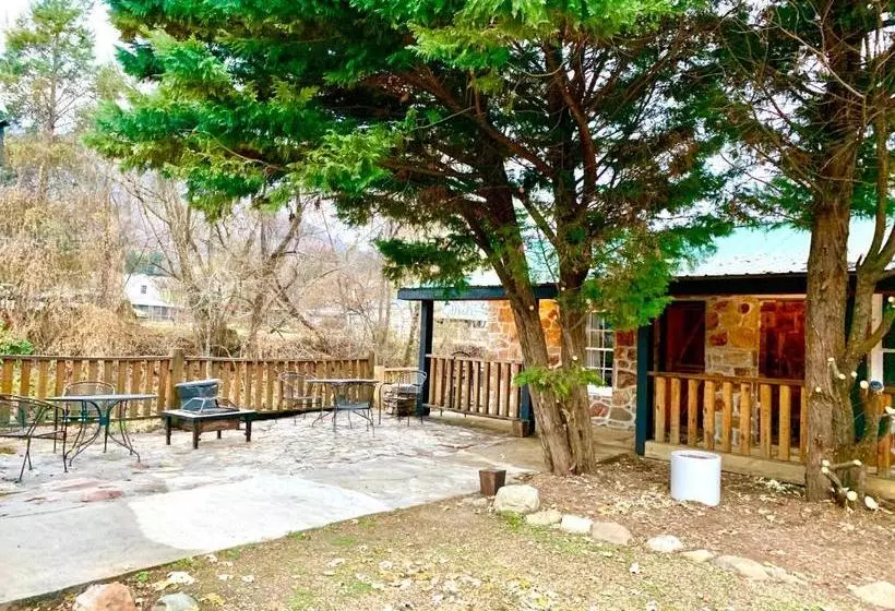 Retkeilymaja Spring Creek