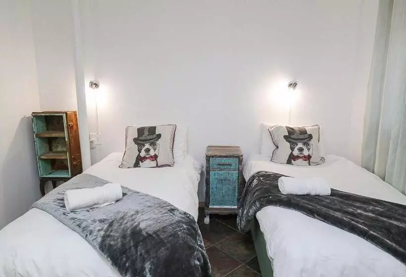 Aamiaismajoitus (B&B) Swallows Nest