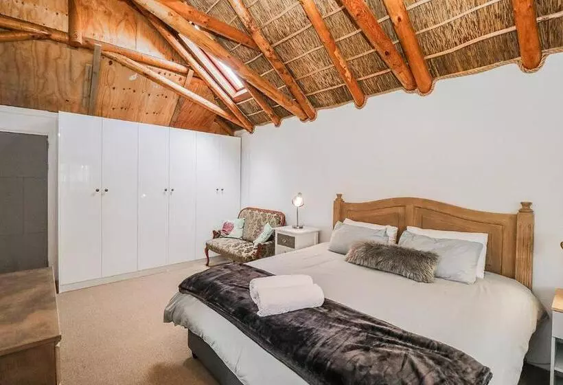 Aamiaismajoitus (B&B) Swallows Nest