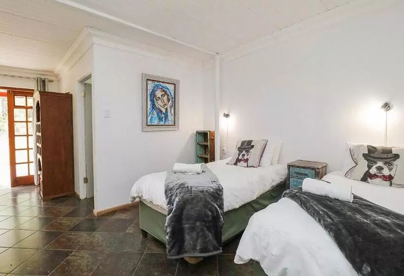 Aamiaismajoitus (B&B) Swallows Nest