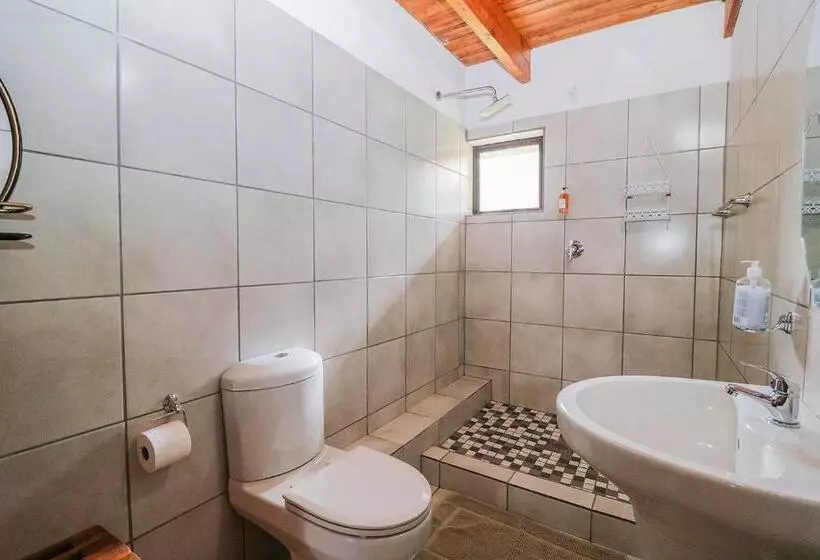 Aamiaismajoitus (B&B) Swallows Nest