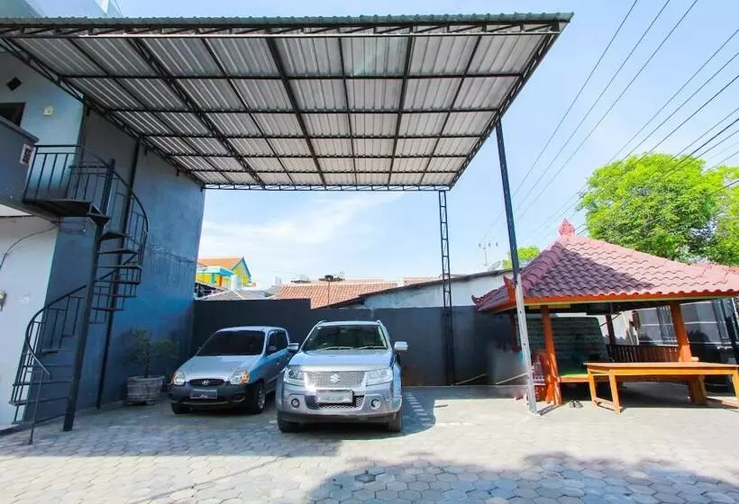 ホテル Spot On 2288 Kost Mittasukha Family