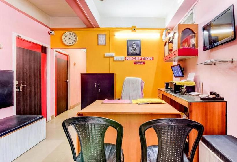 Hotell Spot On 66024  Bee Dee Residency