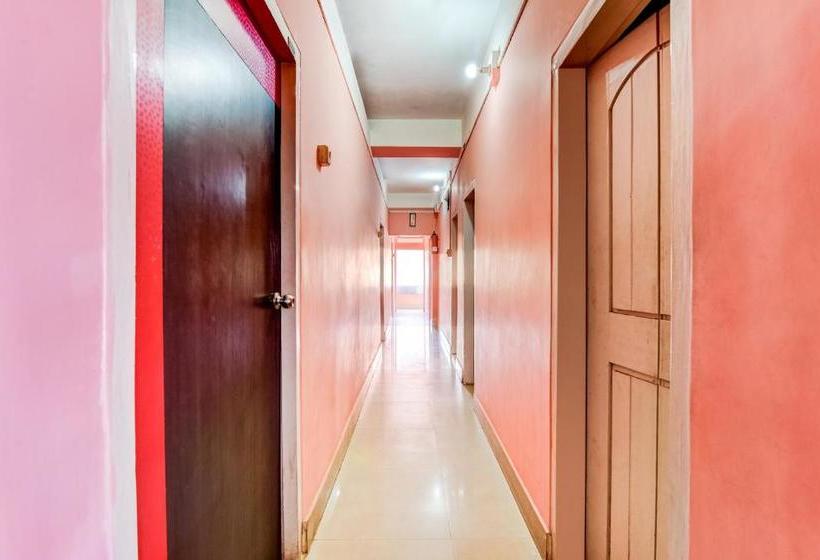 Hotell Spot On 66024  Bee Dee Residency