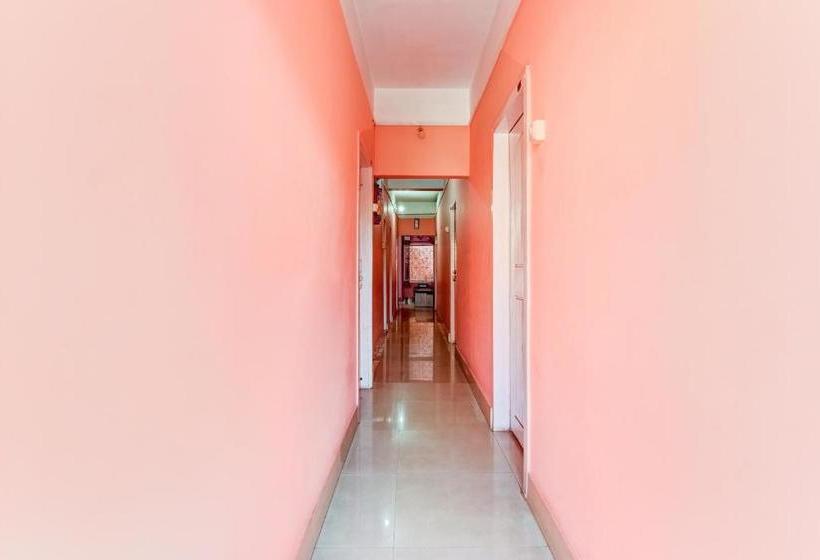 Hotell Spot On 66024  Bee Dee Residency