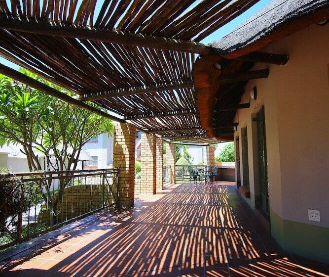 هتل Kalahari Arms