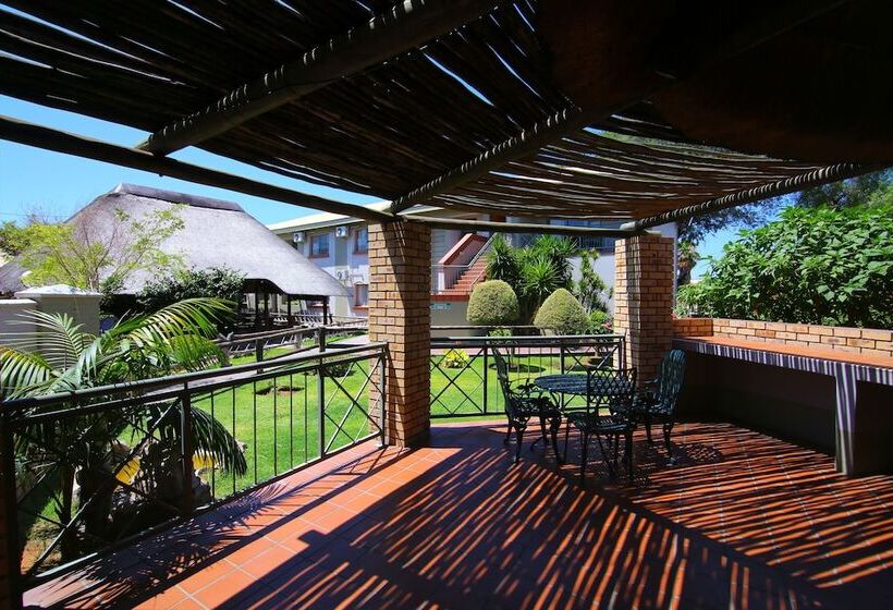 هتل Kalahari Arms