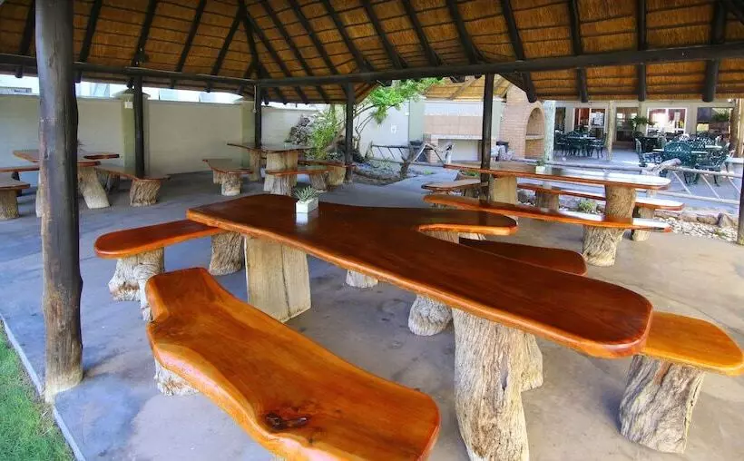 هتل Kalahari Arms