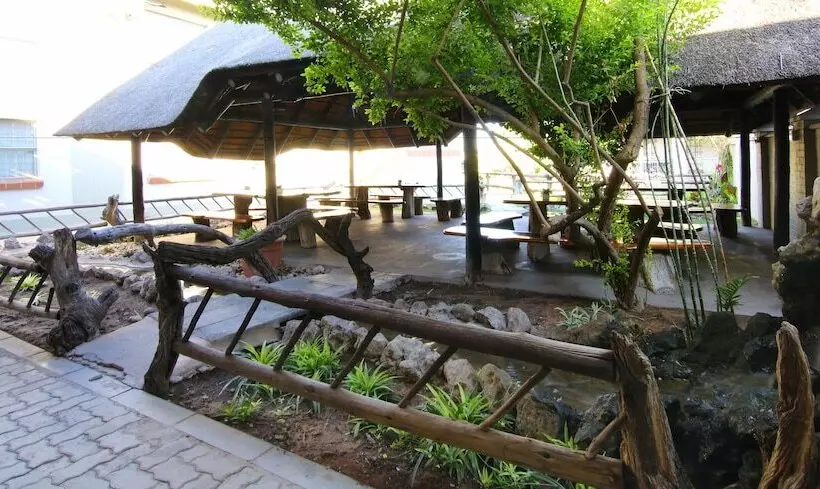 هتل Kalahari Arms