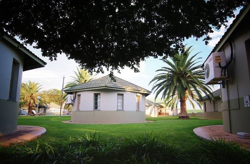 هتل Kalahari Arms