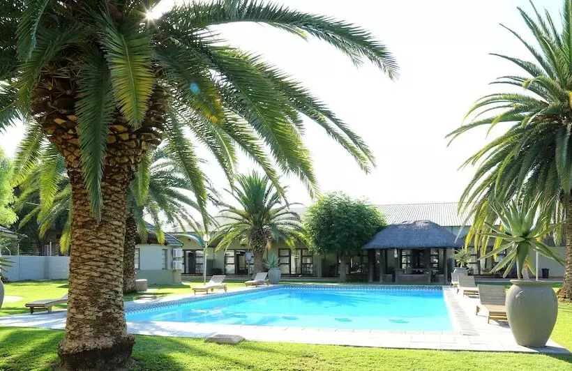 هتل Kalahari Arms