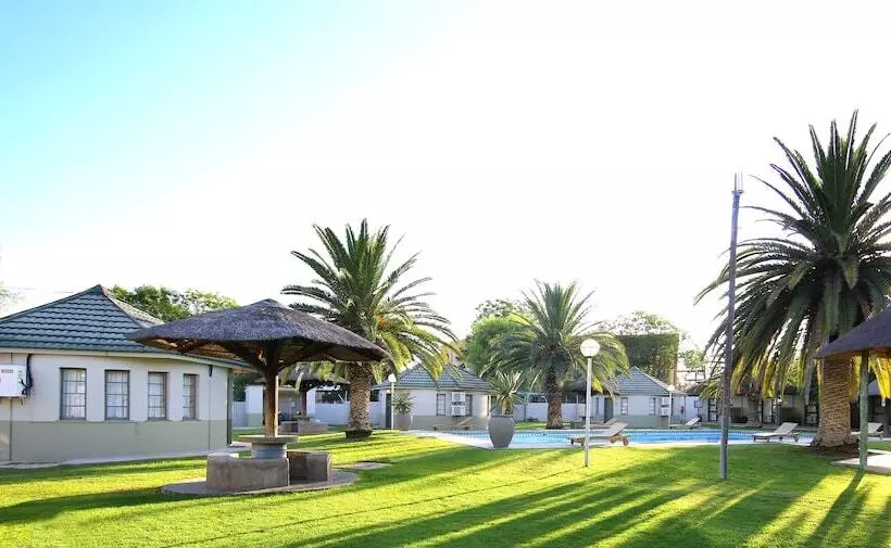 هتل Kalahari Arms