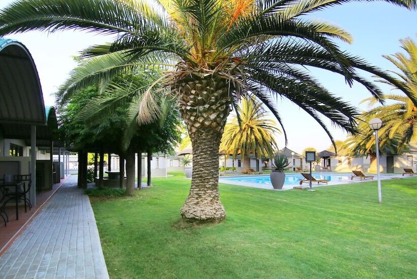 هتل Kalahari Arms