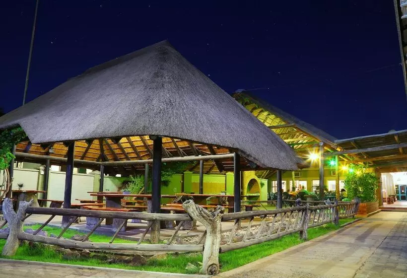 هتل Kalahari Arms