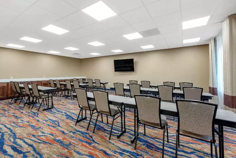 ホテル Comfort Suites