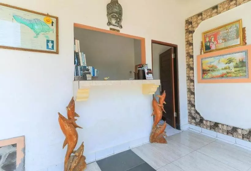 Hotelli Tara Bar & Resto Air Sanih