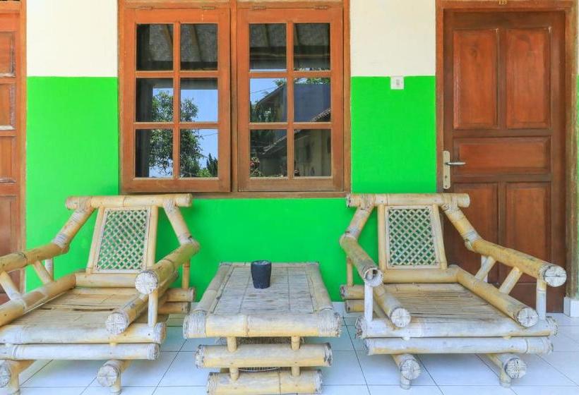 Hotel Tara Bar & Resto Air Sanih