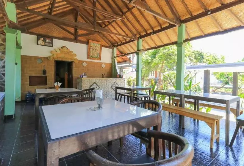 Hotelli Tara Bar & Resto Air Sanih