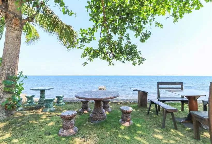 Hotelli Tara Bar & Resto Air Sanih