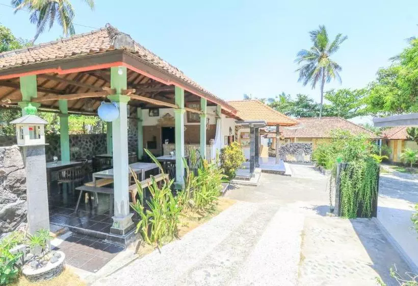 Hotelli Tara Bar & Resto Air Sanih