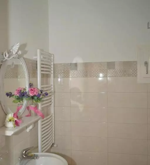 تختخواب و صبحانه Ica House