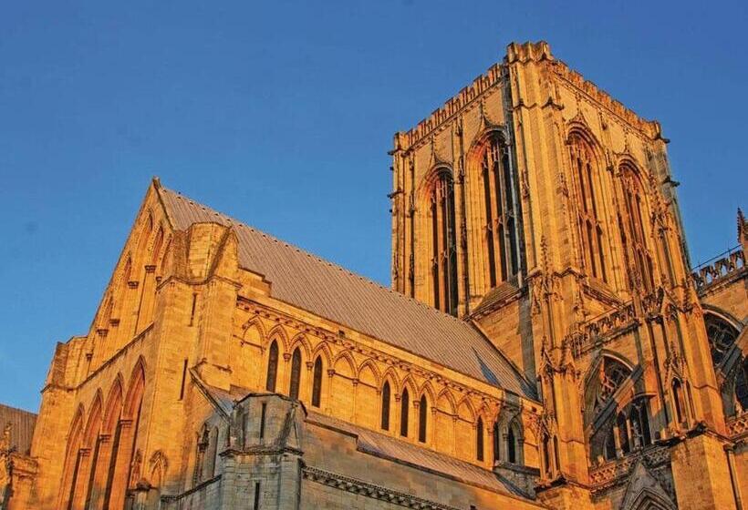 Курорт Hollybrook Lodges