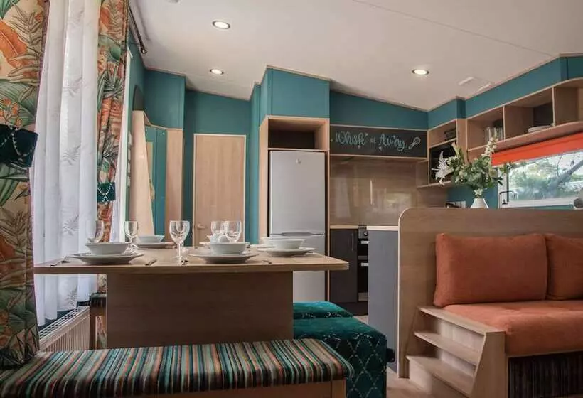 Lomakeskus Whitecliff Bay Holiday Park