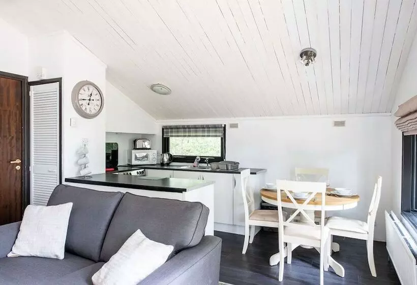 Lomakeskus Whitecliff Bay Holiday Park