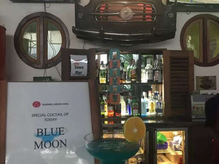 酒店 27 Cafe Zanzibar Airport