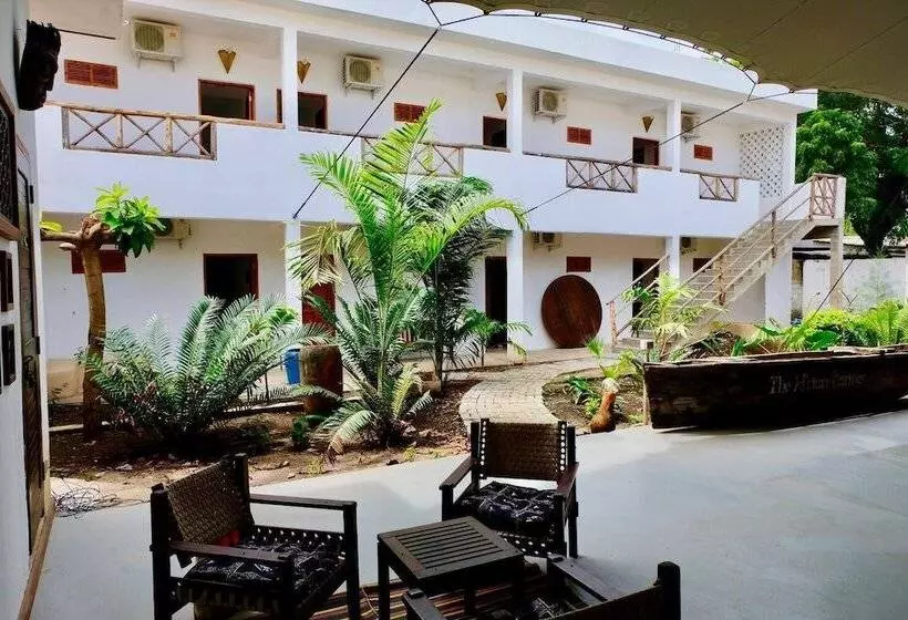 هتل 27 Cafe Zanzibar Airport