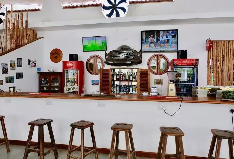 هتل 27 Cafe Zanzibar Airport