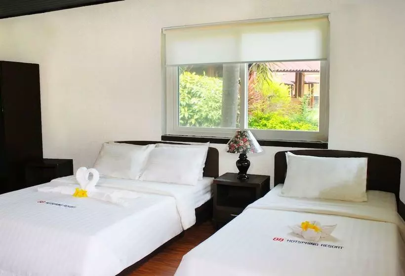 هتل 88 Hotspring Resort