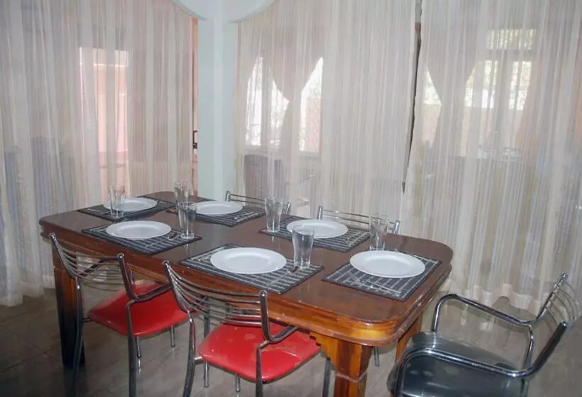 پانسیون Western Park Guest House