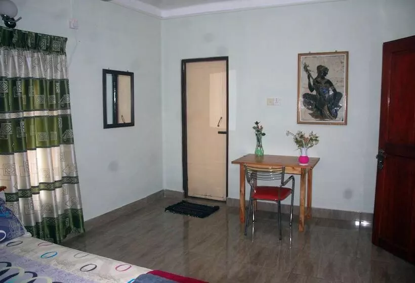 پانسیون Western Park Guest House