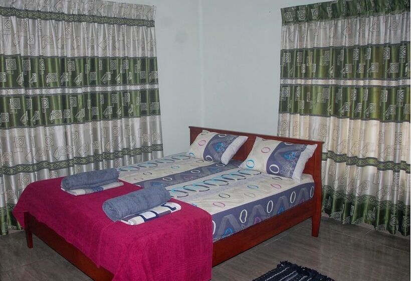 פנסיון Western Park Guest House