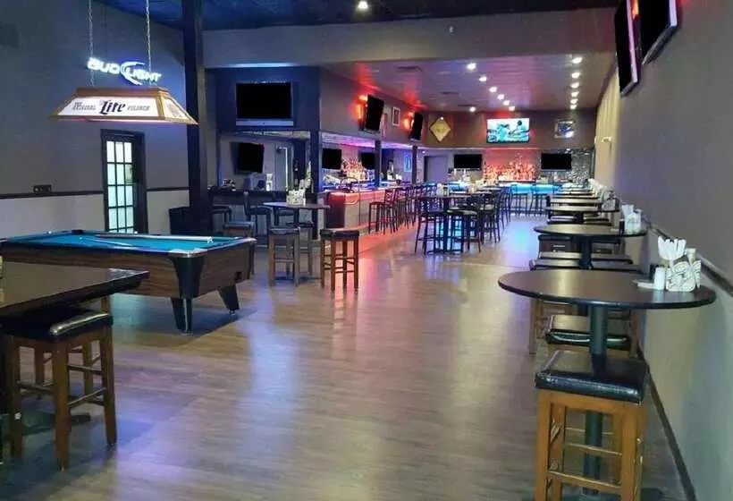 ホテル Americas Best Value Inn Foxboro