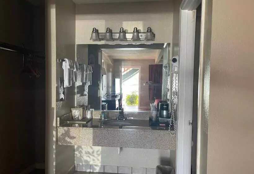 ホテル Atlantic Shores Inn And Suites