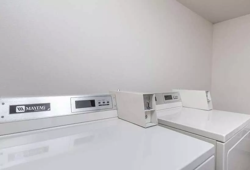 호텔 Baymont Inn & Suites By Wyndham Anchorage Airport