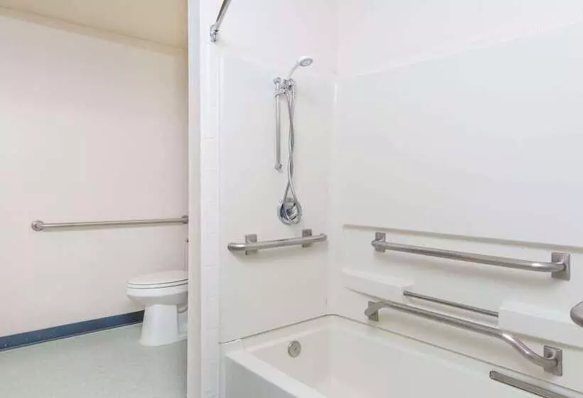 호텔 Baymont Inn & Suites By Wyndham Anchorage Airport