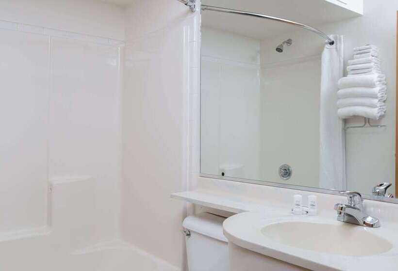 Hotel Baymont Inn & Suites By Wyndham Anchorage Airport