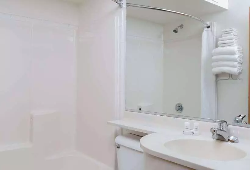 호텔 Baymont Inn & Suites By Wyndham Anchorage Airport